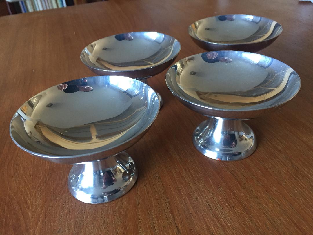 Set of 4 vintage ice cream cups 1960