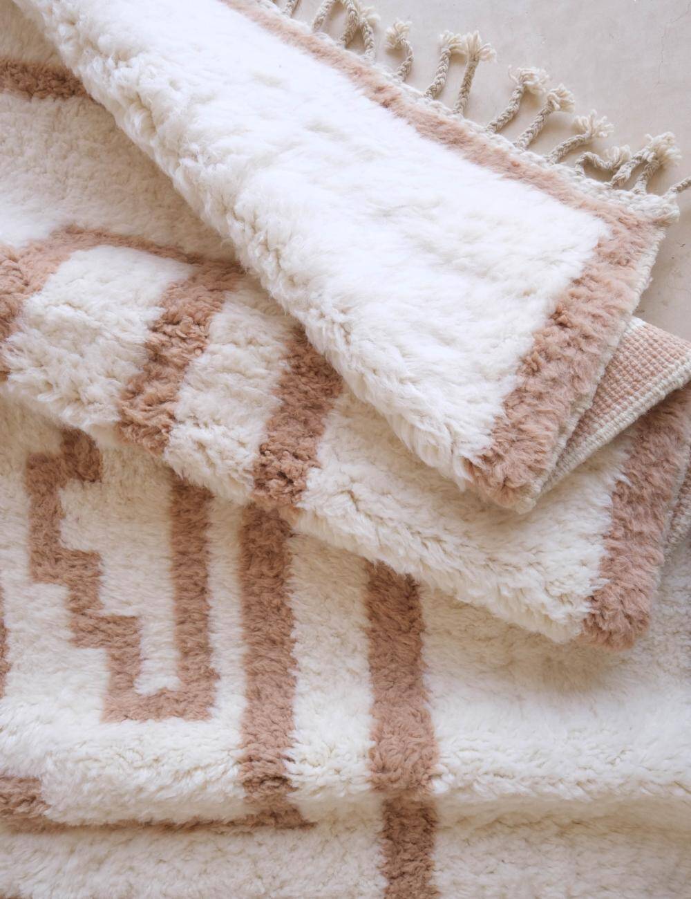 Modern Moroccan Rug - 343 x 254 cm