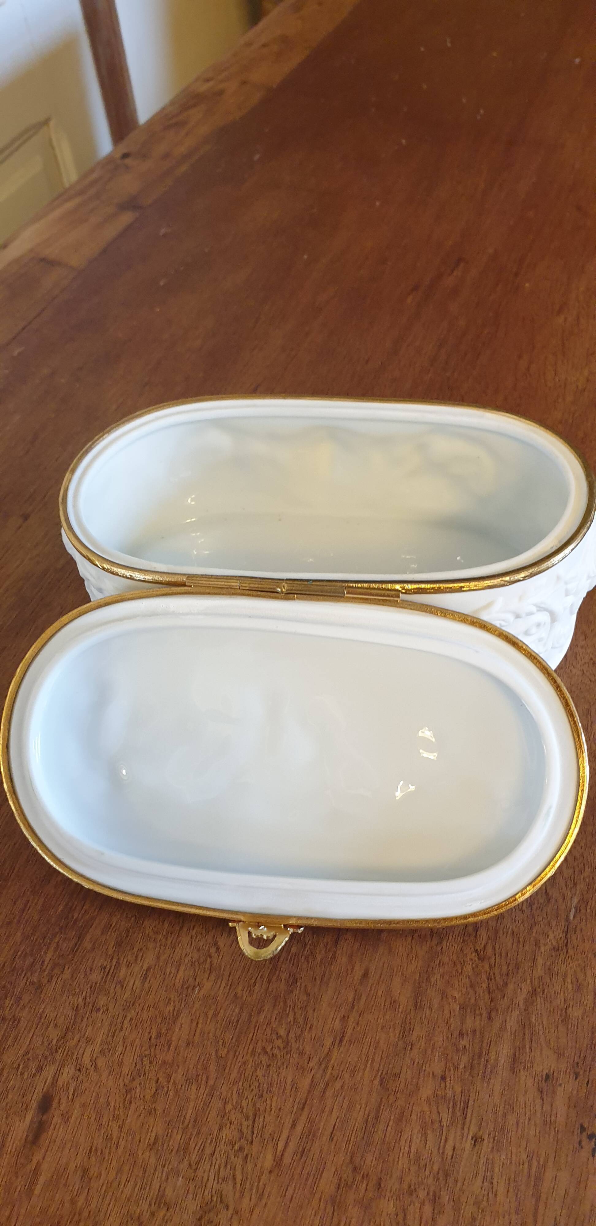 Box Coquet Limoges Biscuit and porcelain