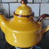 Teapot in varnished Provence earth