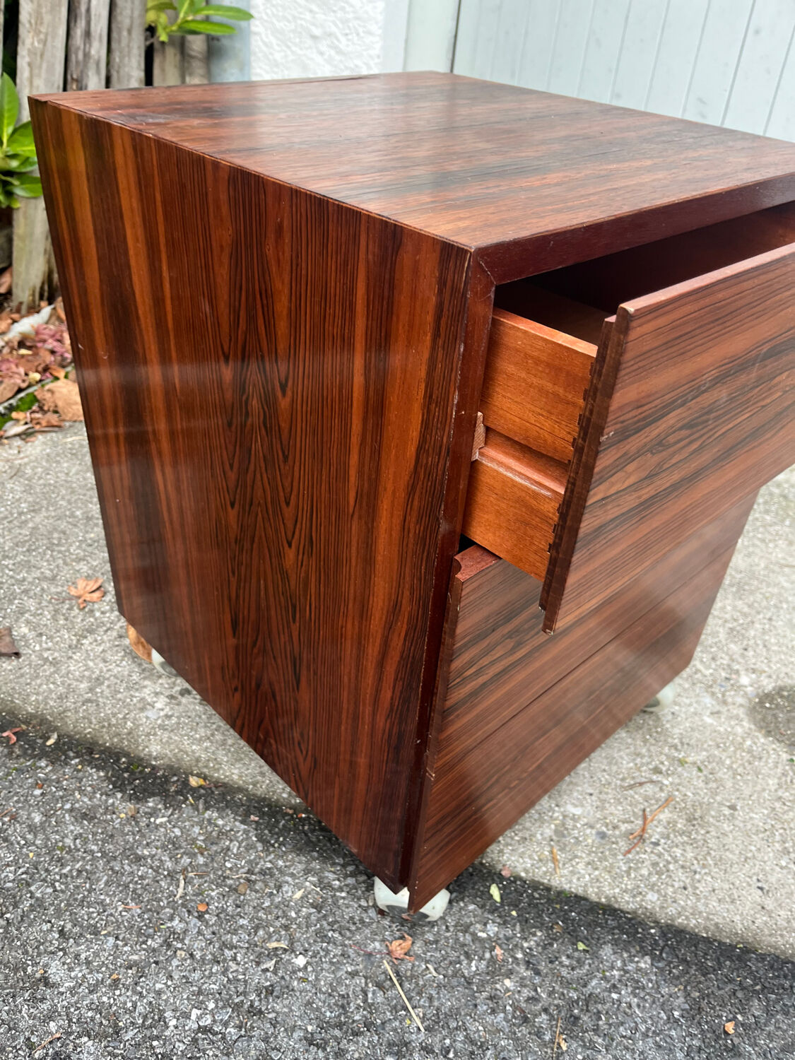 Petit meuble en palissandre