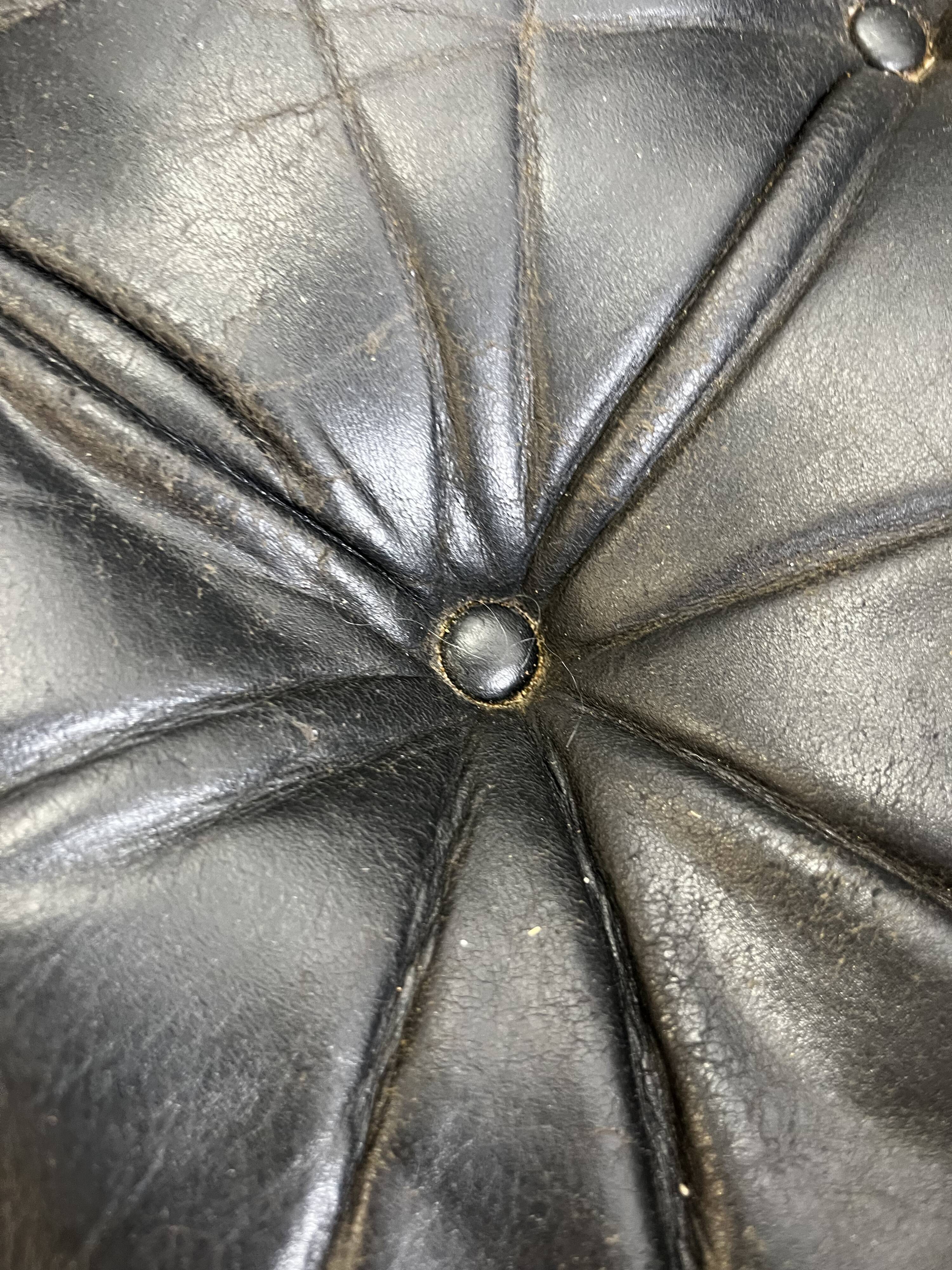 Set of 2 vintage individual seats/armchairs/club seats