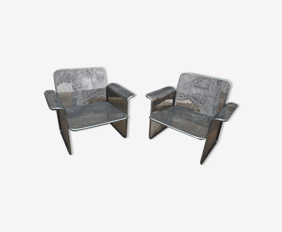 Paire de fauteuils en métal perforé Italie des années 1950