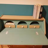 Little Secretary