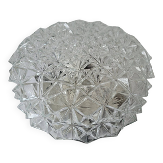 “Diamond tip” ceiling light in molded glass