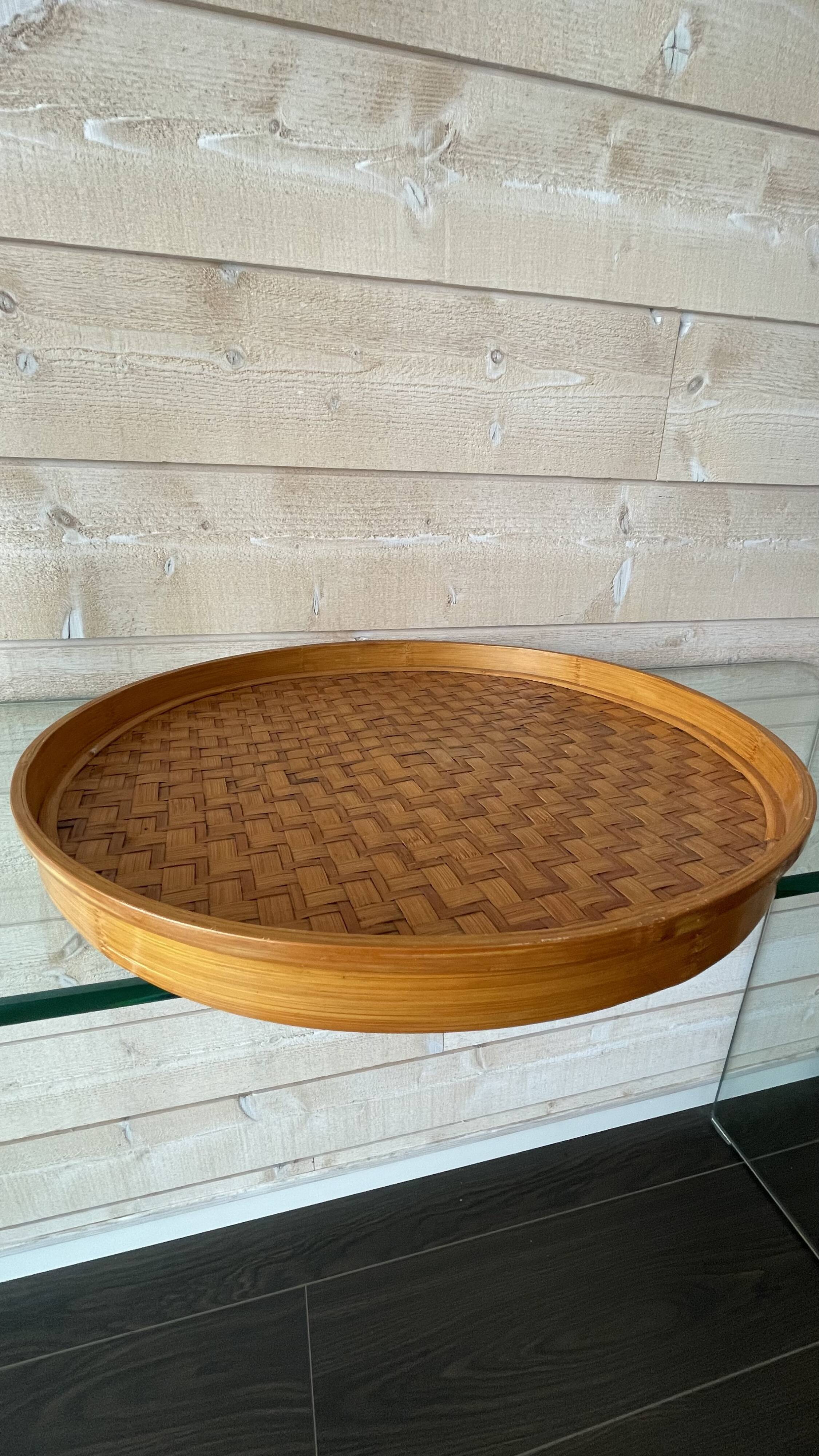 Round serving tray in vintage bamboo