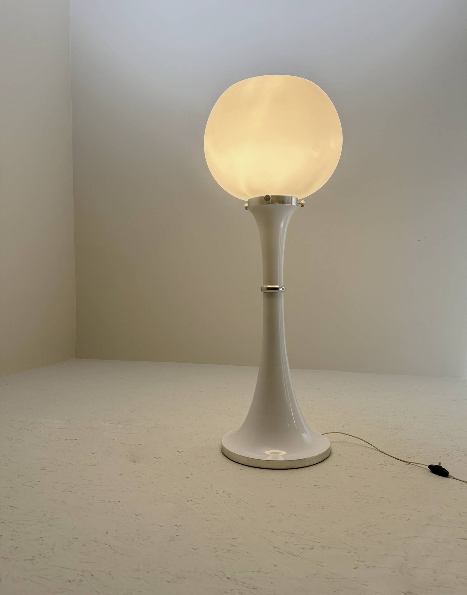 "Space Age" floor lamp in the style of Carlo Nason, 1970s.