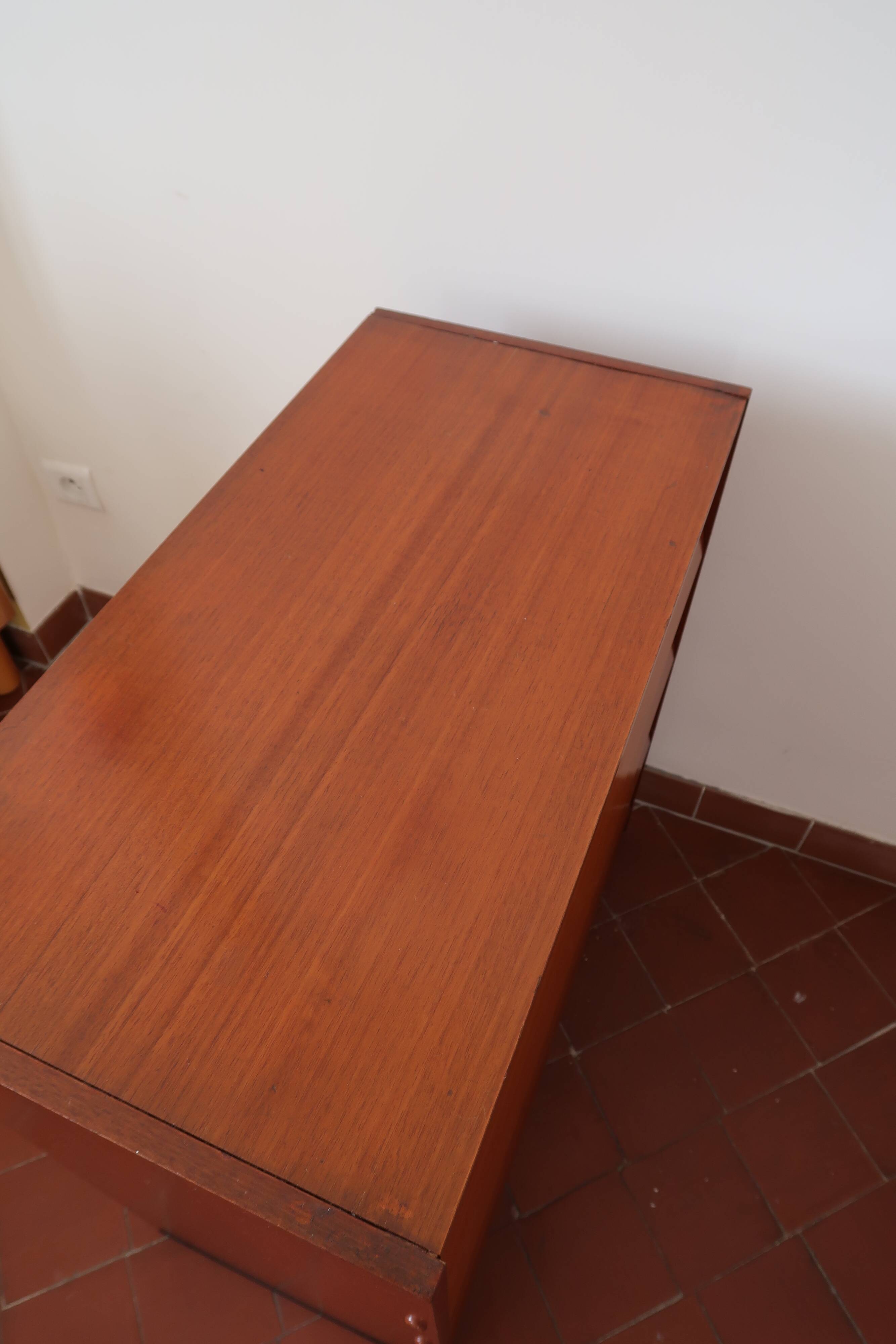 Dresser 1960