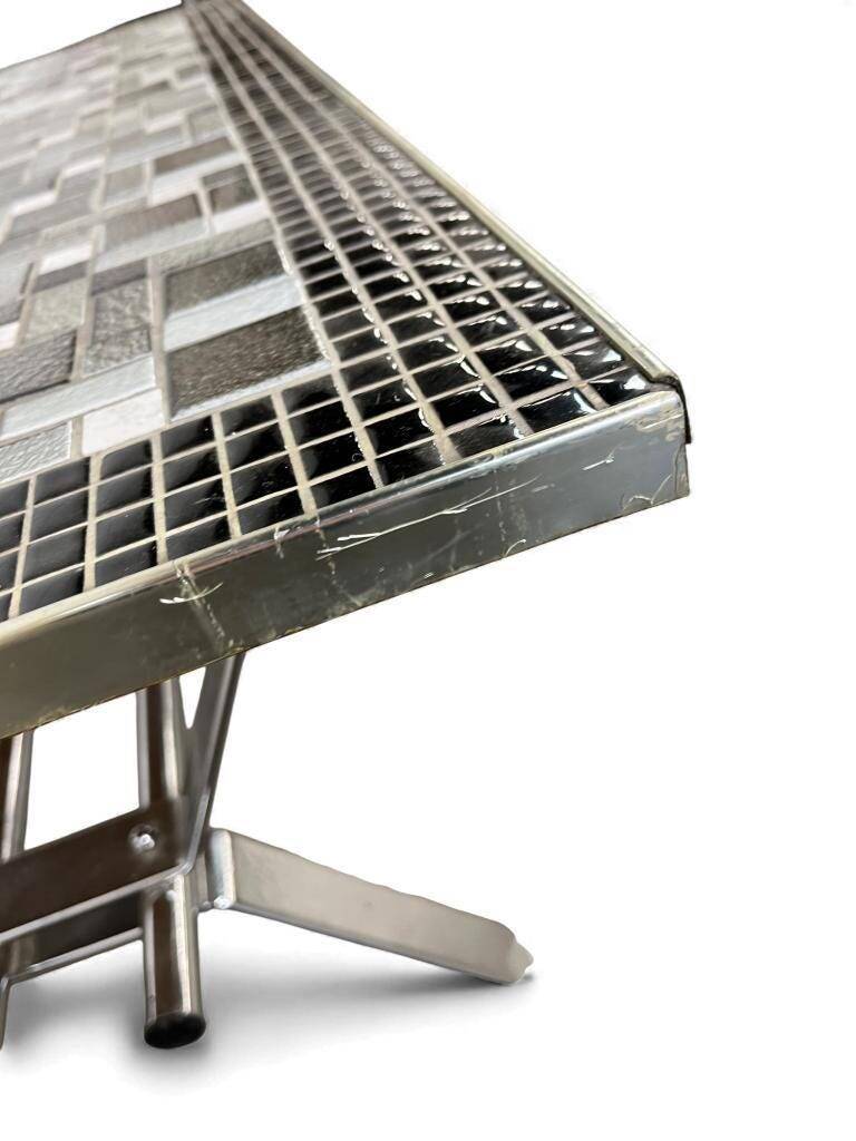 Table basse vintage en céramique avec cadre chromé