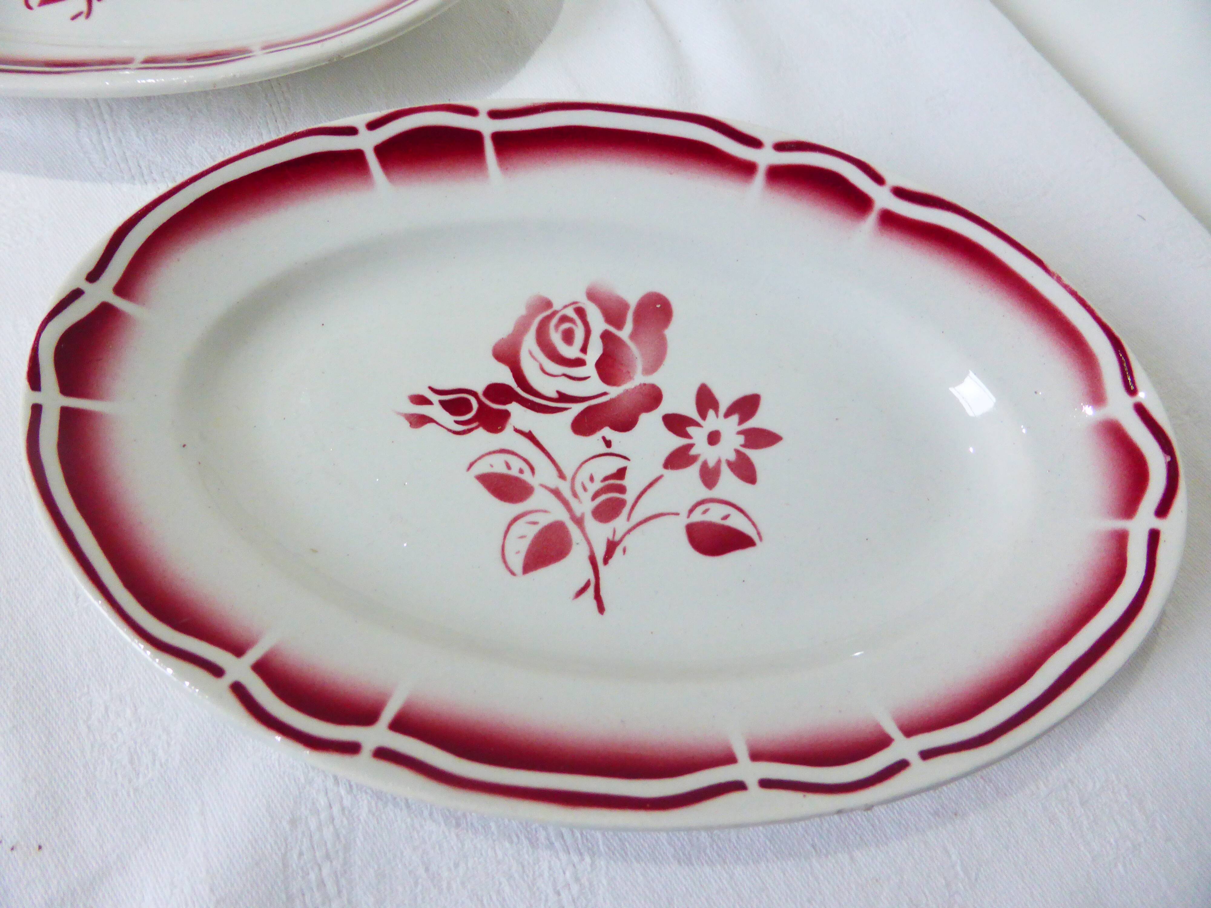 2 vintage porcelain saucers 210161