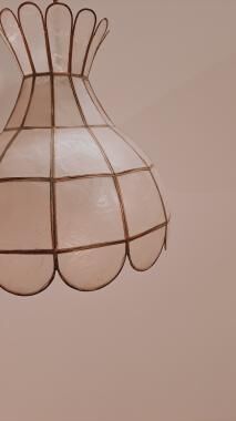 Mother-of-pearl and brass suspension