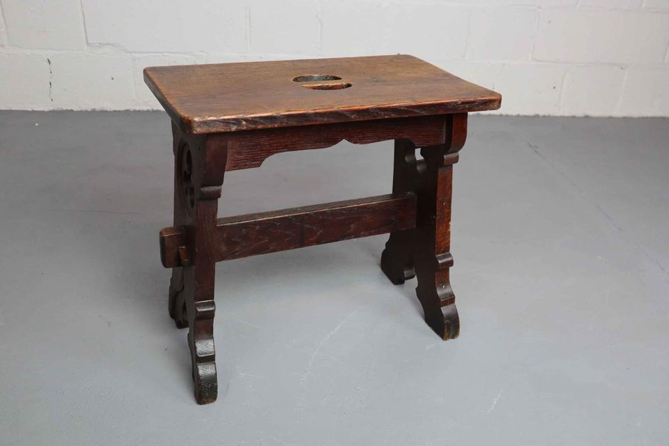 XIXth cnetury Gothic revival oak stool