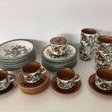Tableware service plates and cups Argenteuil La Louvière Boch 1960