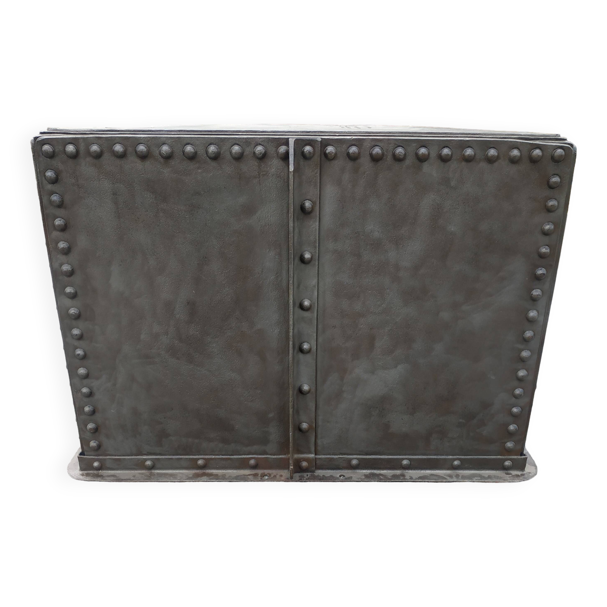 Industrial riveted iron bar