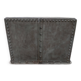 Industrial riveted iron bar