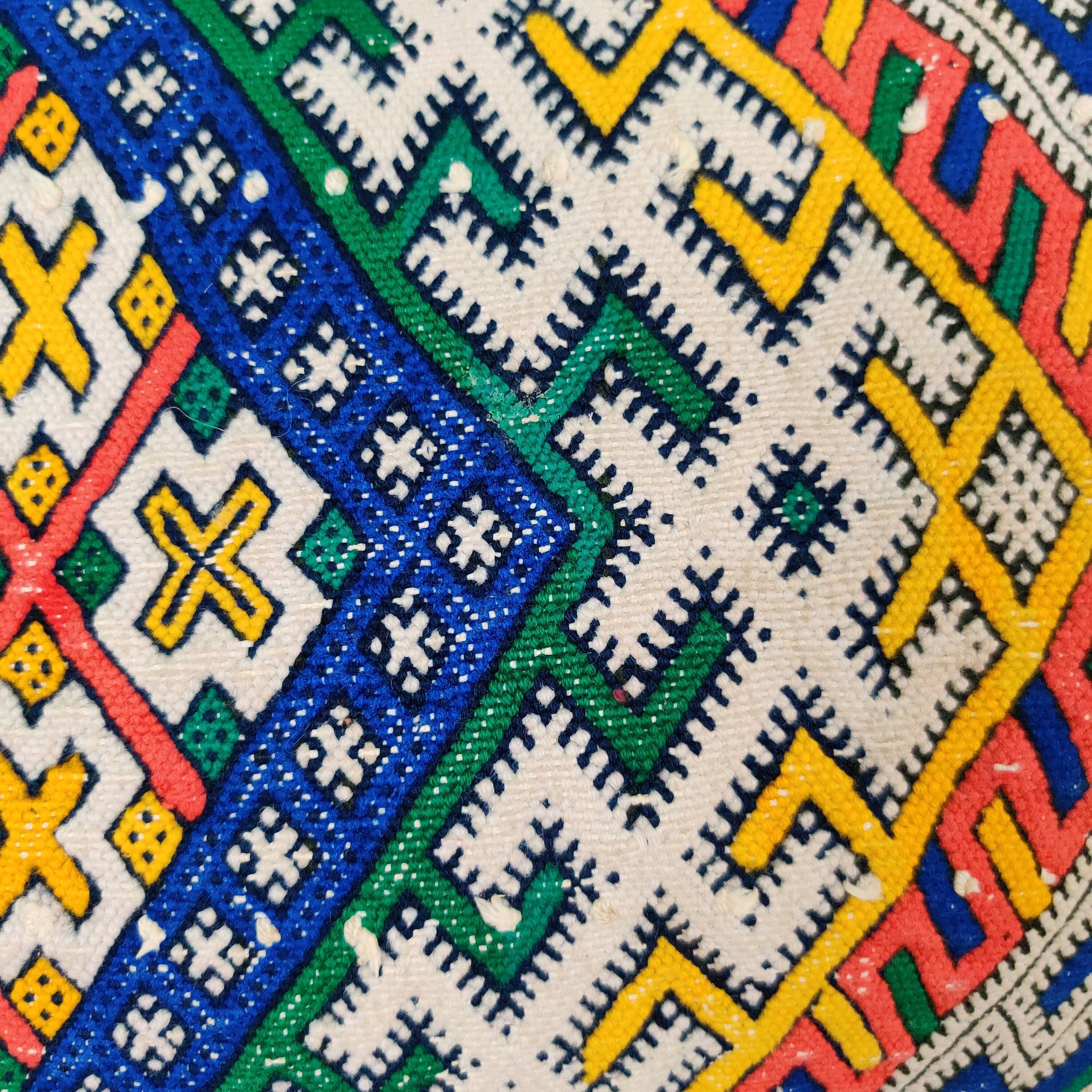 Berber kilim cushion color Azilal