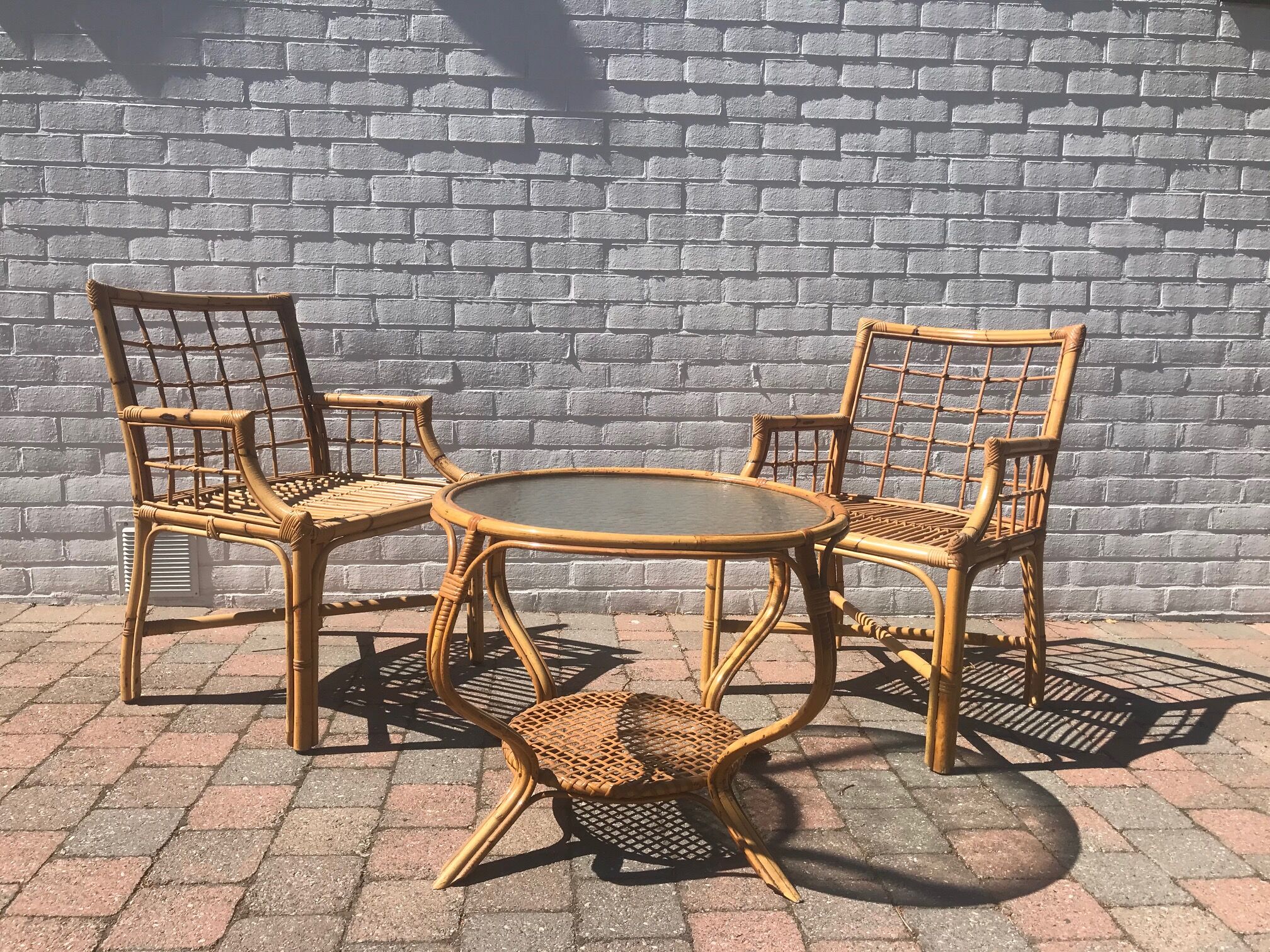 Ensemble de 2 chaises et table en rotin
