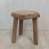 Tabouret tripode brutaliste