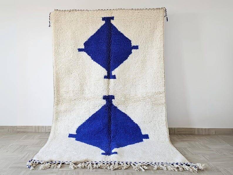 Handmade wool rug, size 100 x 200 cm