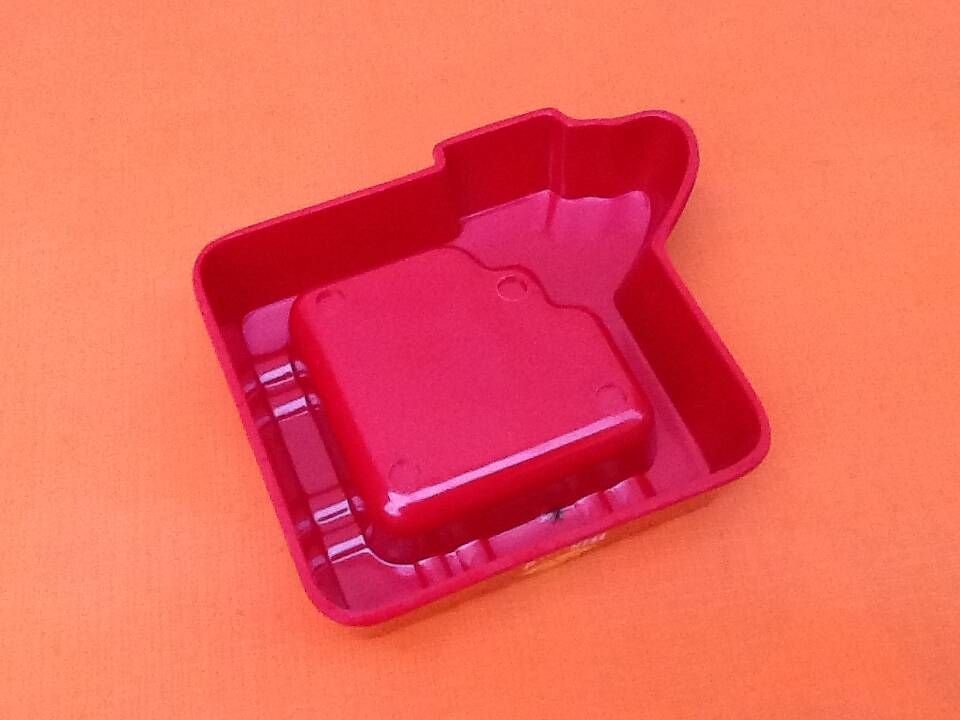 1980s winfield australian ashtray red and yellow plastic