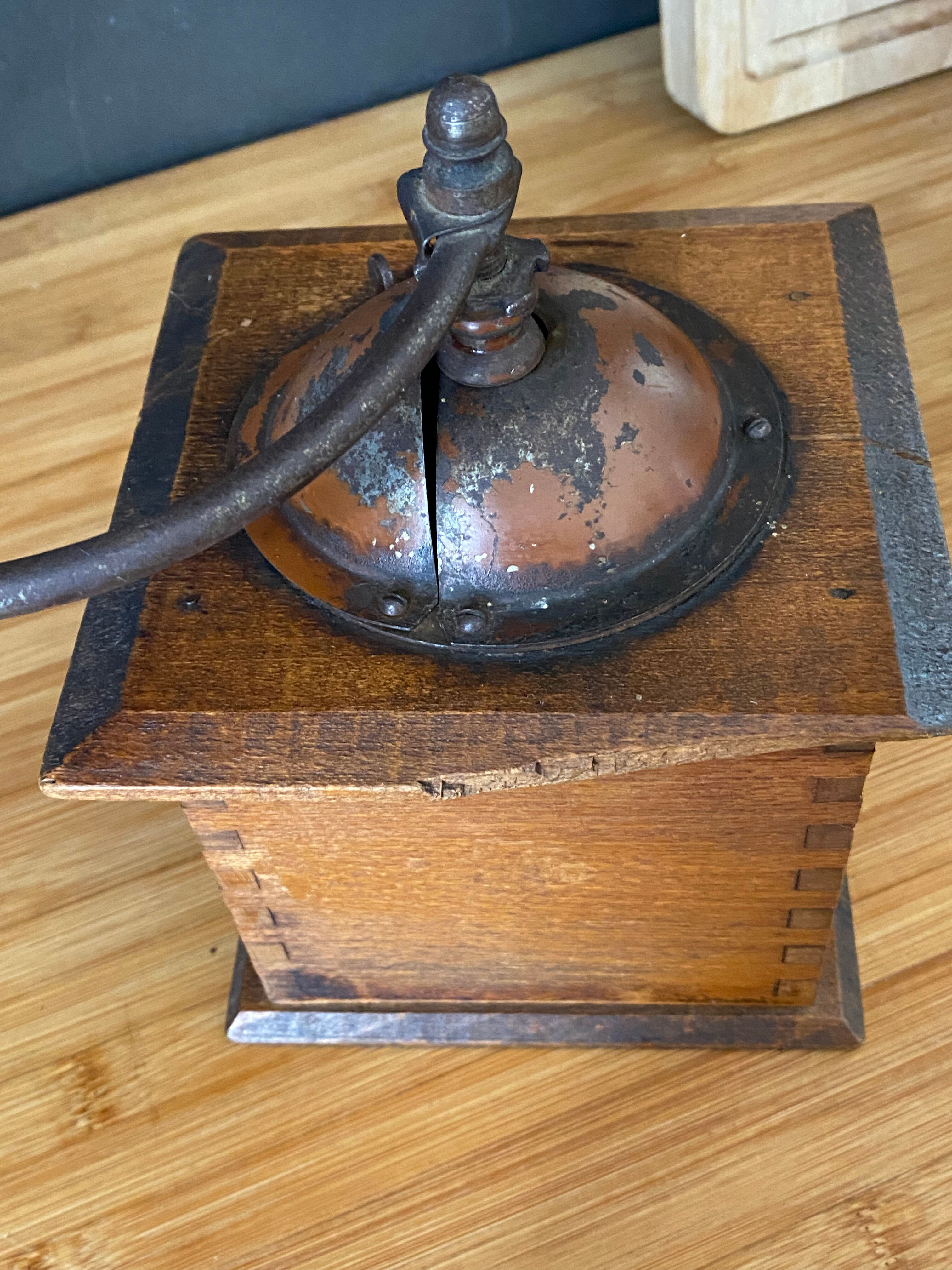 Coffee grinder "le vainqueur"