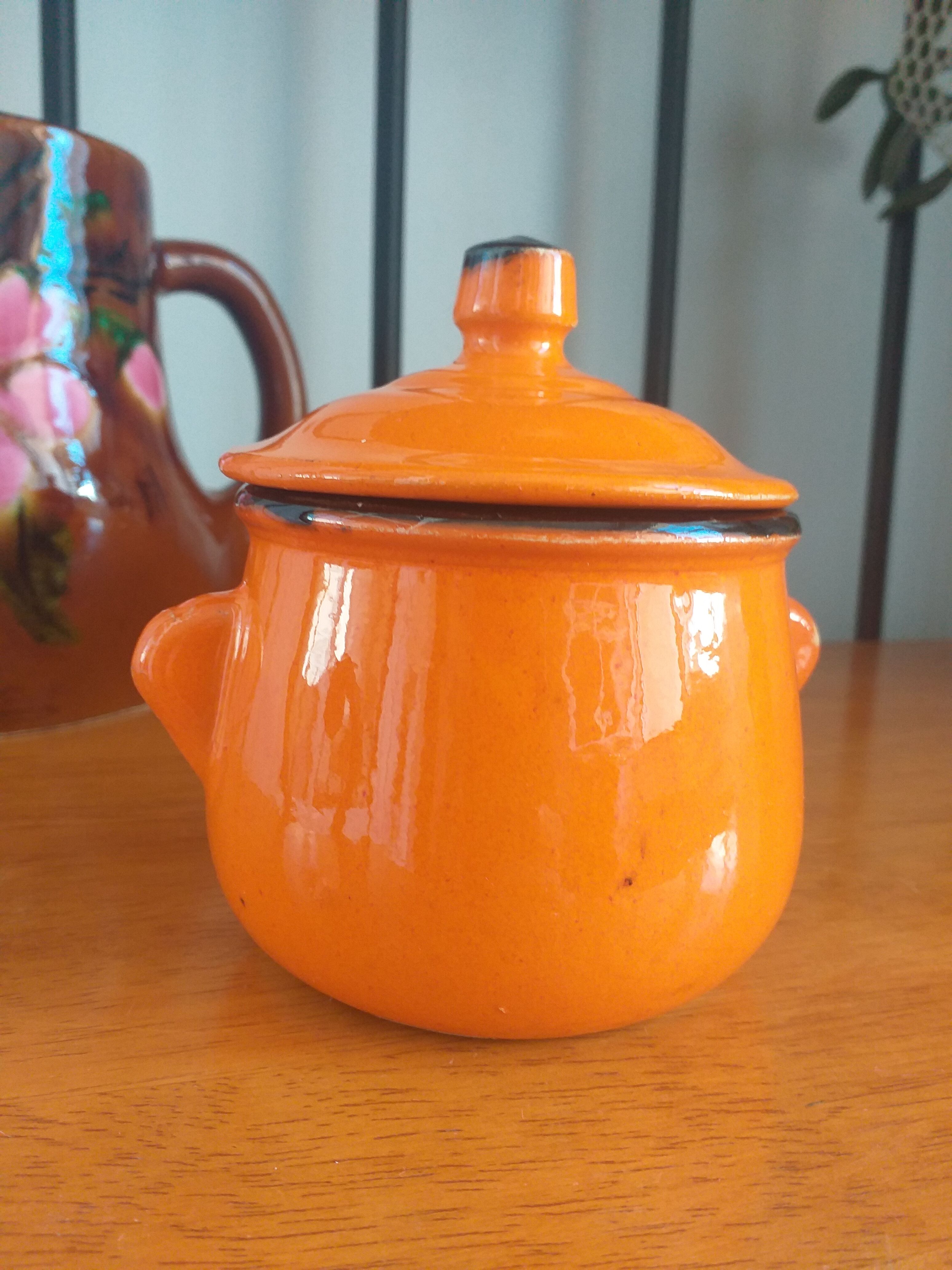 Sugar pot in orange enamelled sandstone
