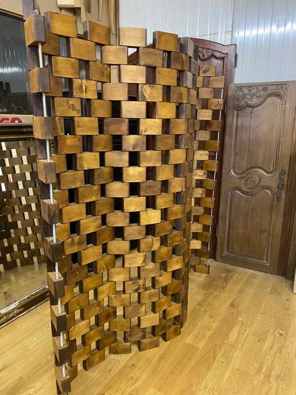 Paravent en cube de bois
