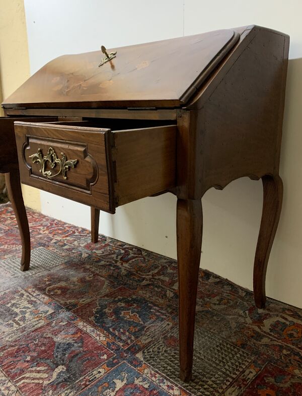 Bureau dos d âne marqueté époque du XIX ème siècle