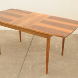 Table à manger pliante en noyer entièrement rénovée, années 1970, Tchécoslovaquie