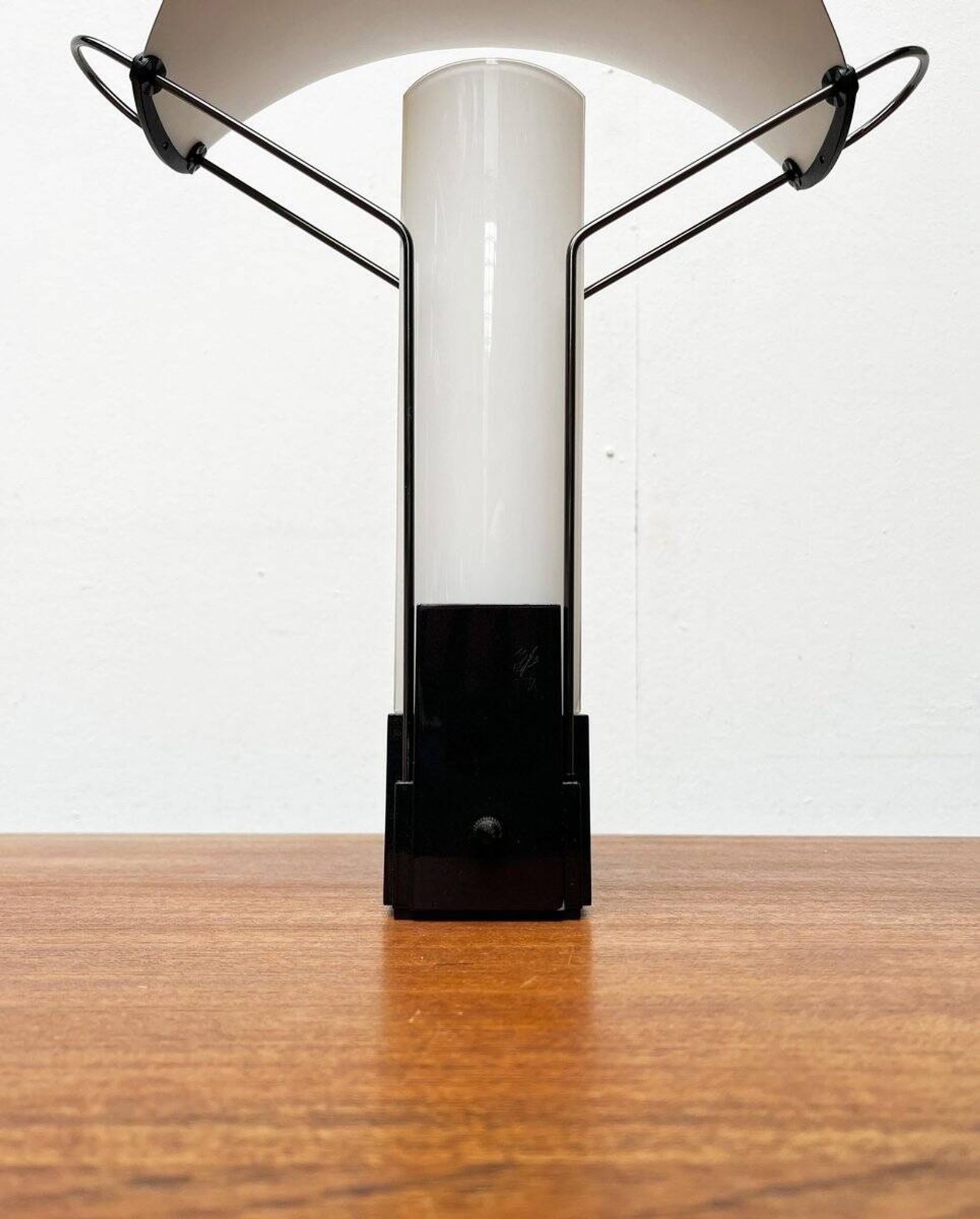 Postmodern Italian table lamp Palio by Perry King, S. Miranda for Arteluce, 1980s.