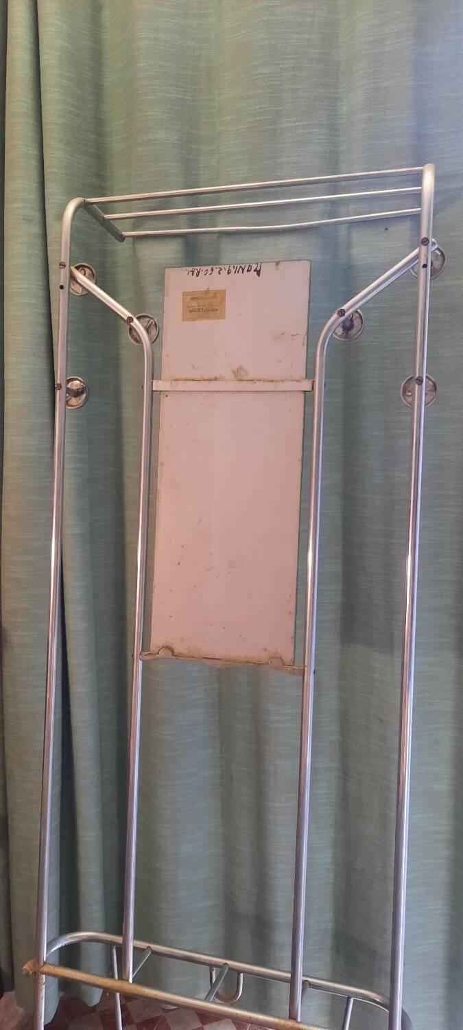 Aluminum floor coat rack