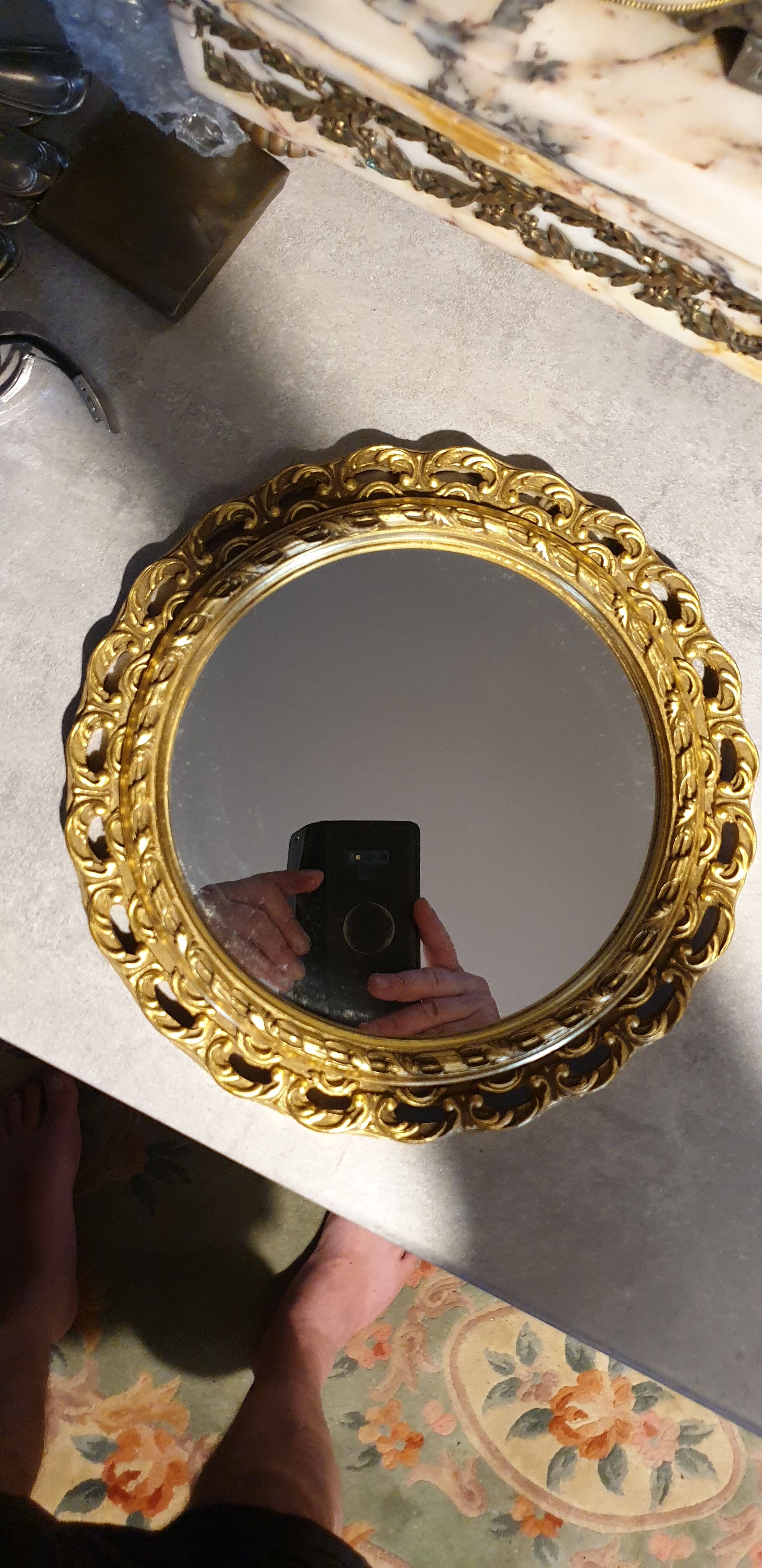 Golden round mirror 27cm