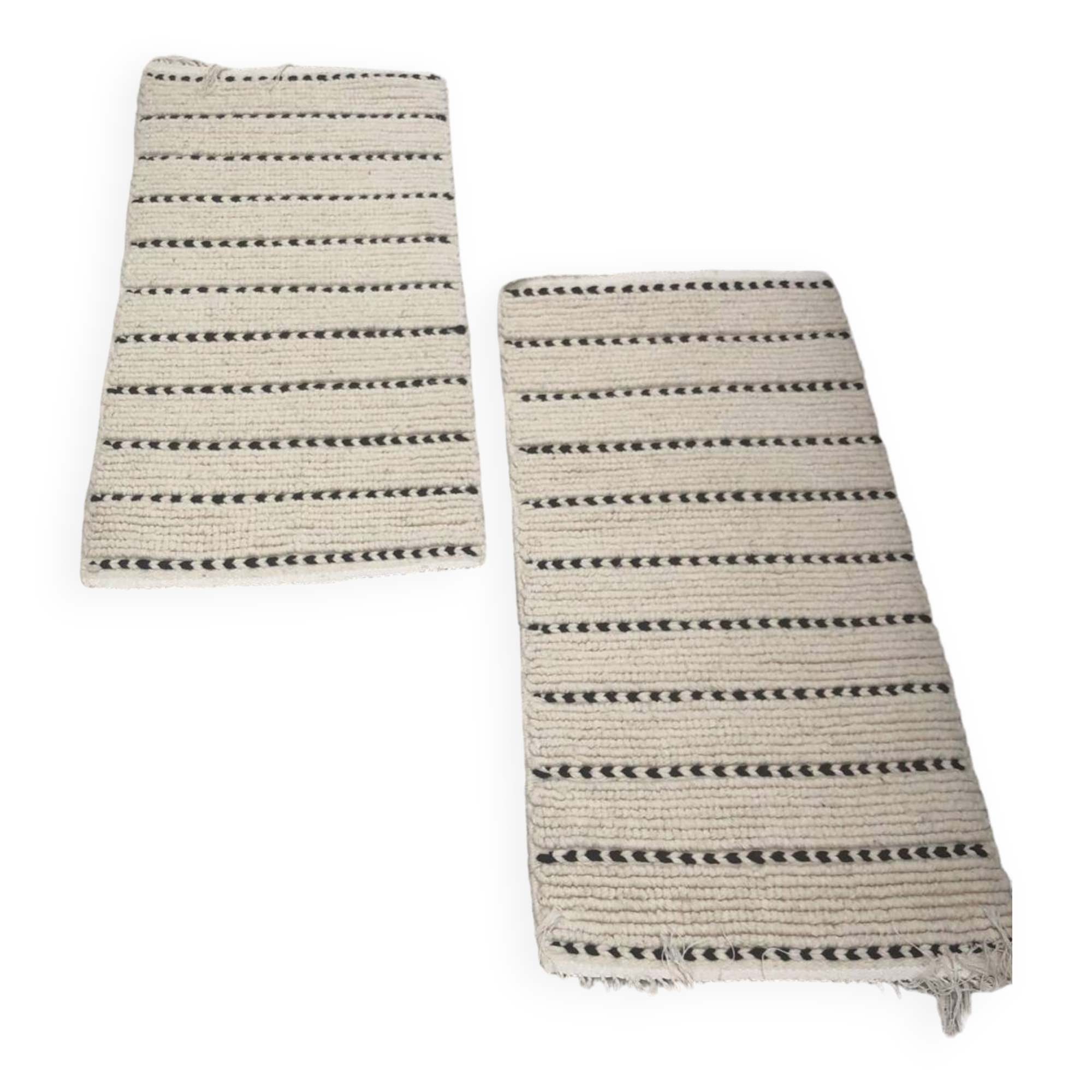 2 bedspreads 63 cm x 123 cm “handmade” wool whore