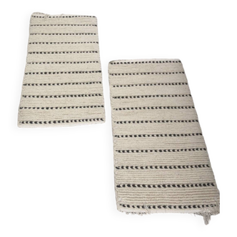 2 bedspreads 63 cm x 123 cm “handmade” wool whore