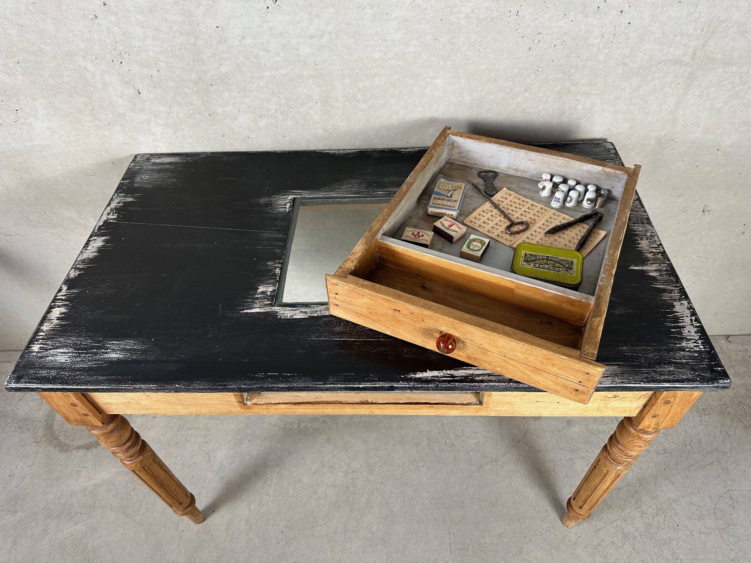 Table de travail en bois ancien