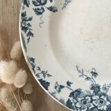 Lot 5 mismatched iron earth flat plates