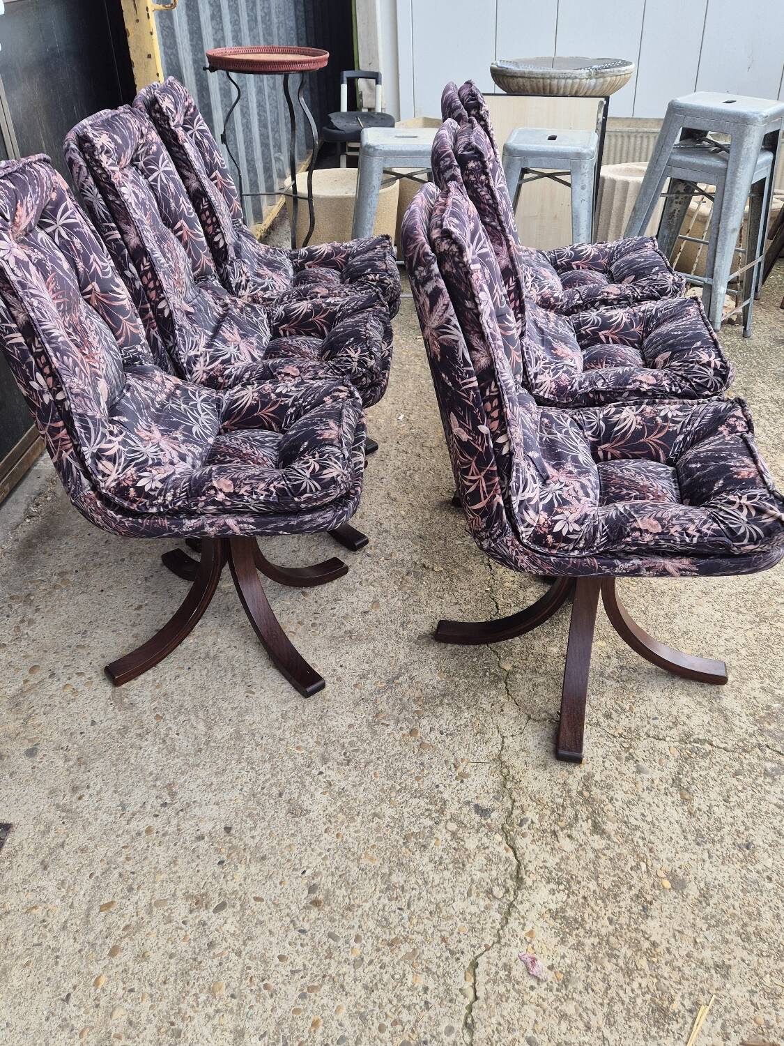 6 velvet and wood chairs from the 70s