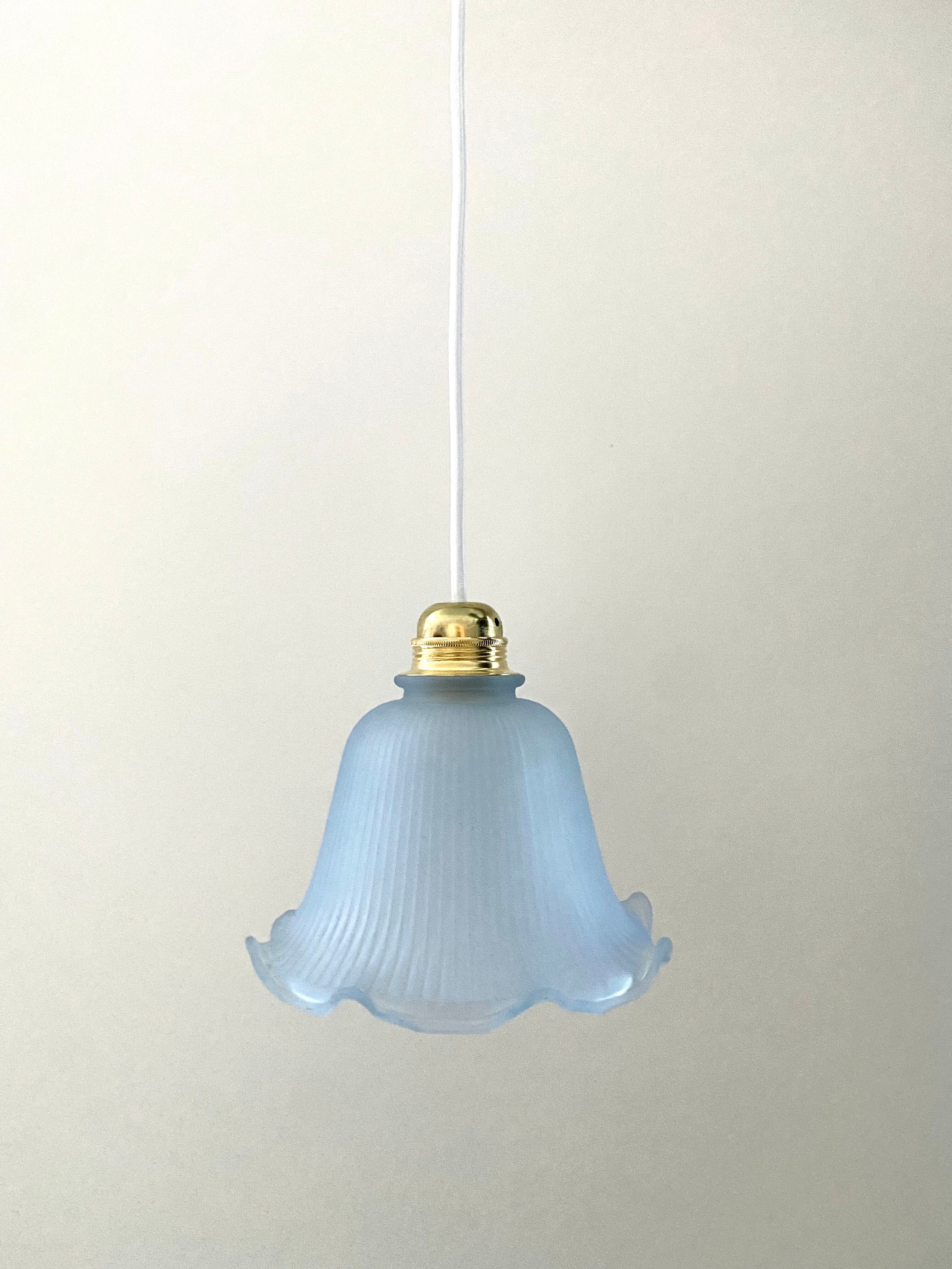 Blue glass tulip suspension lamp