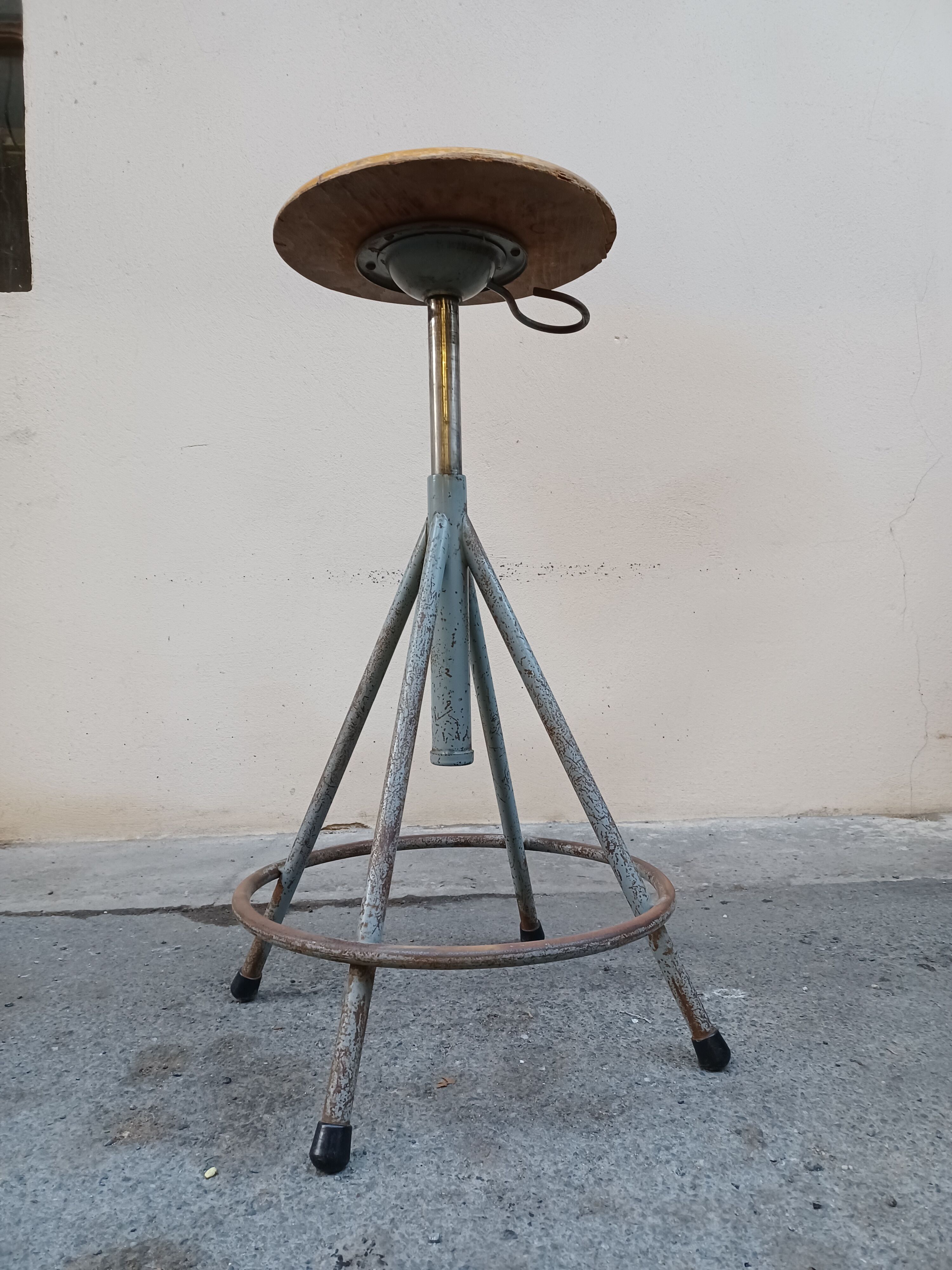 Workshop stool