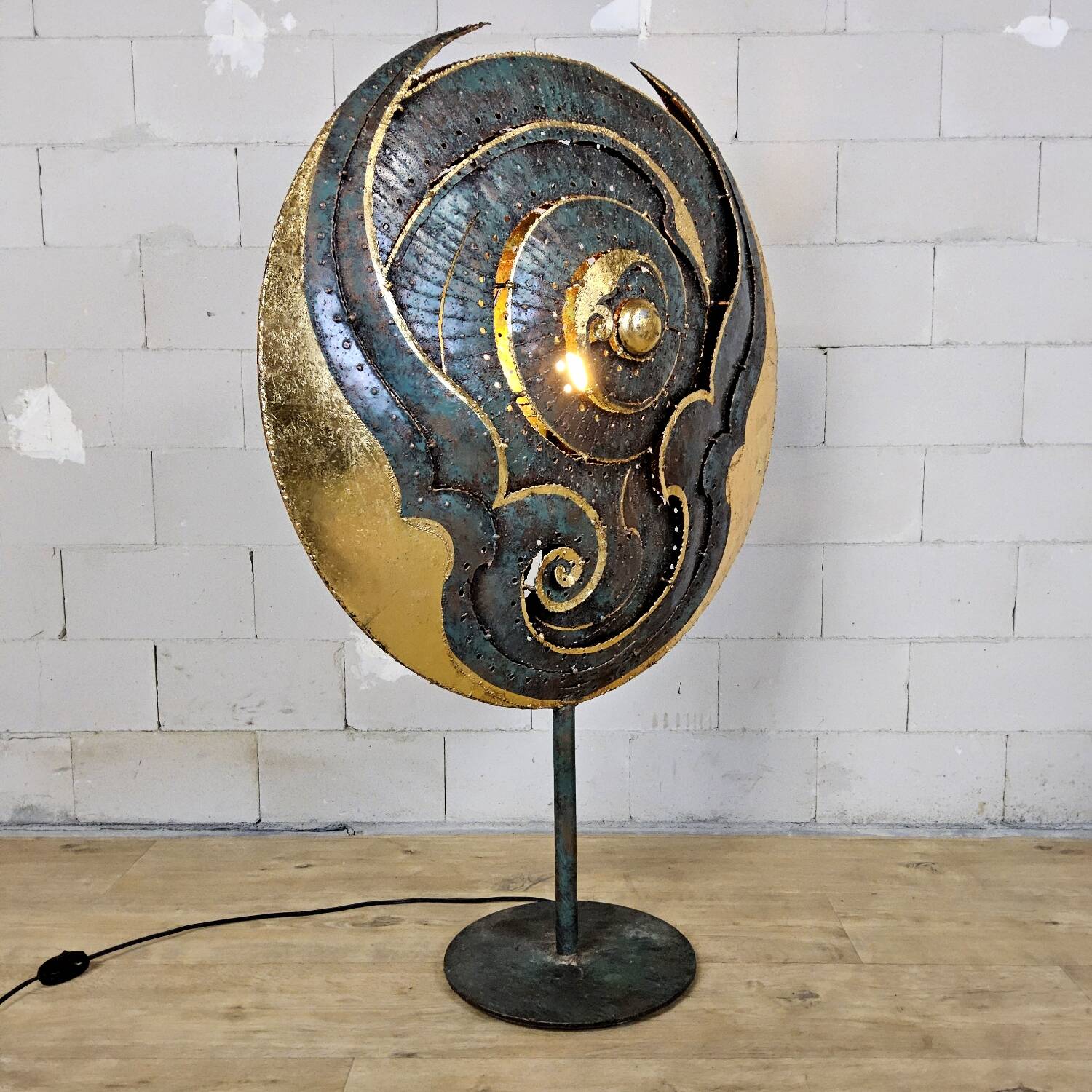 Unique large metal Thai art sculpture floor lamp goldleaf