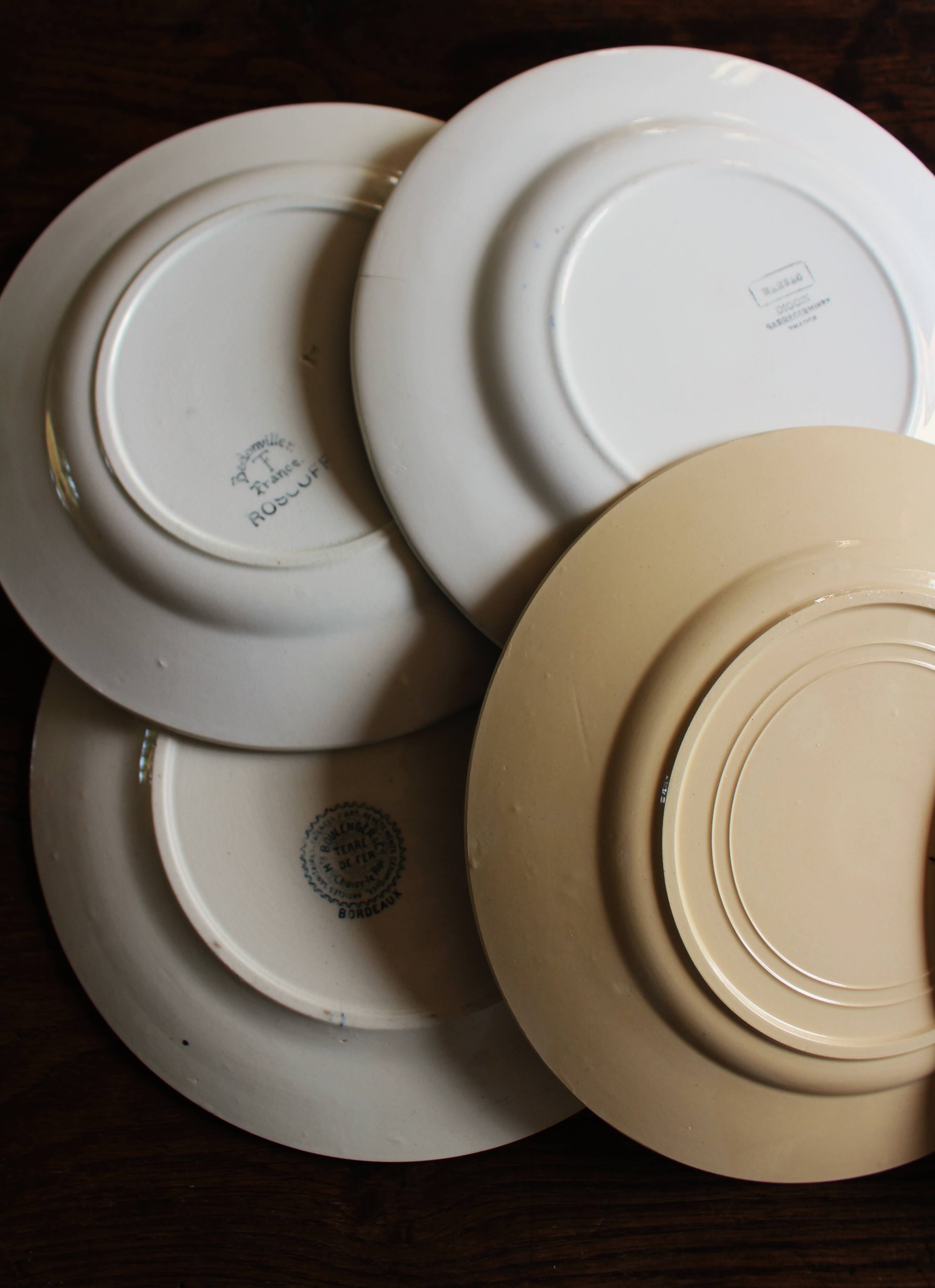 Set of 6 mismatched flat plates Terre de Fer Digoin Badonviller