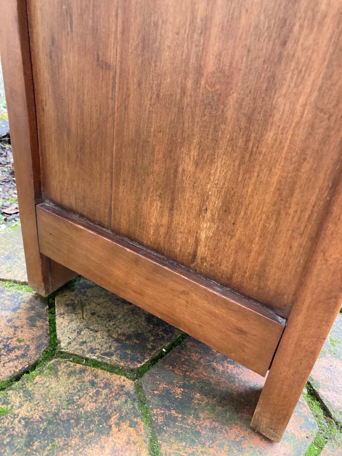 Antique chest of drawers