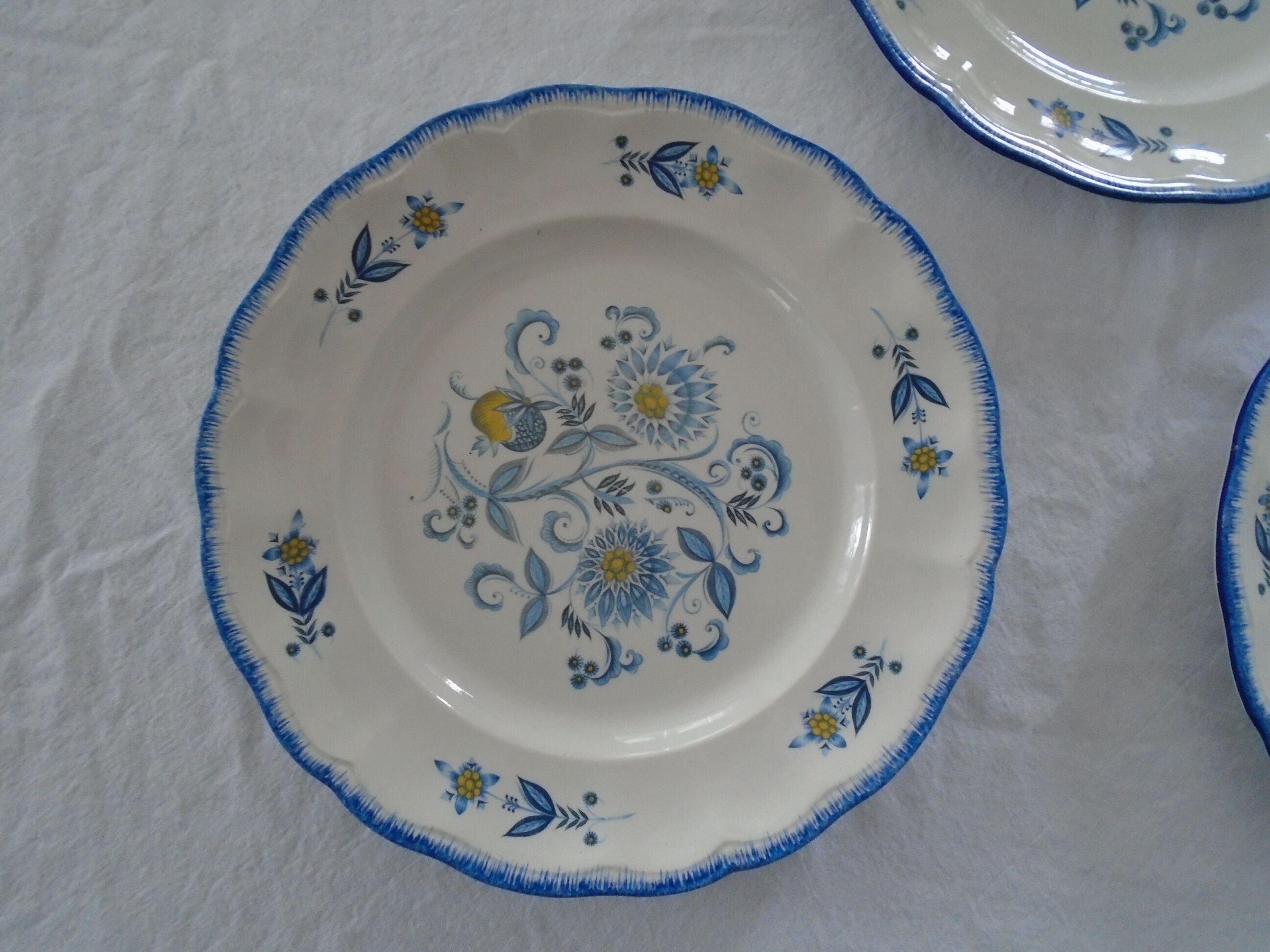 4 flat plates Keller & Guerin Luneville décor flowers Passionflower blue faience old