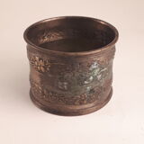 Round old silver metal towel flowers