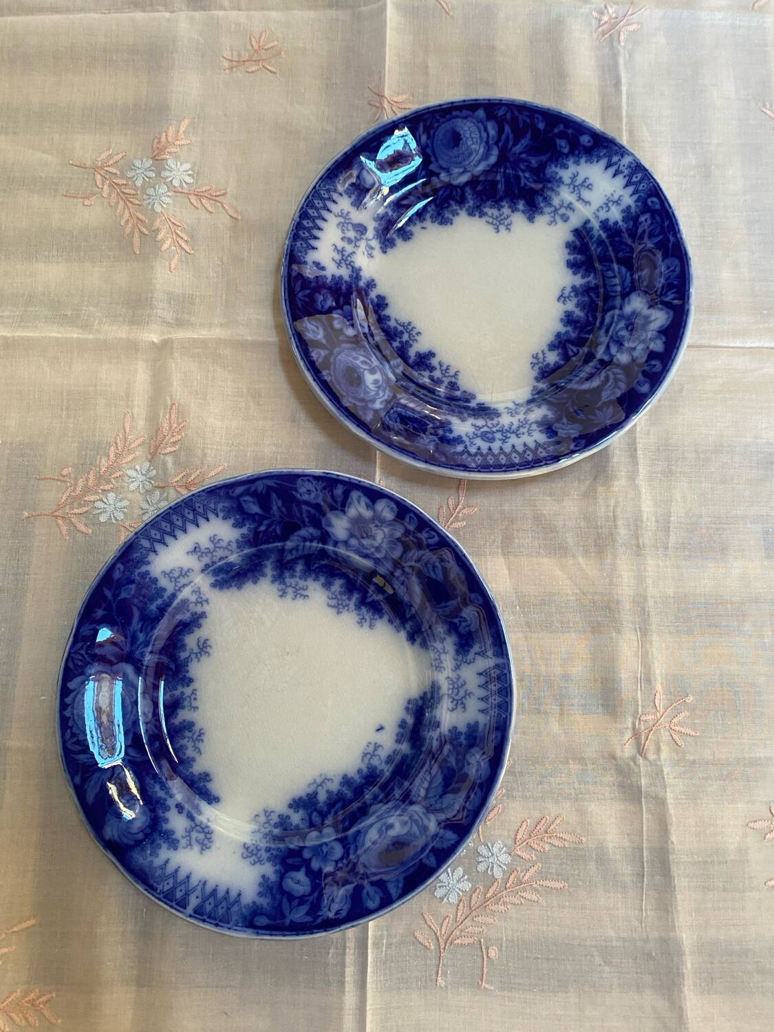 Lot de 2 assiettes à dessert UetC, Sarreguemines modèle Jardinière