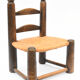 Chaise basse paillée, dite chaise de cheminée style brutaliste
