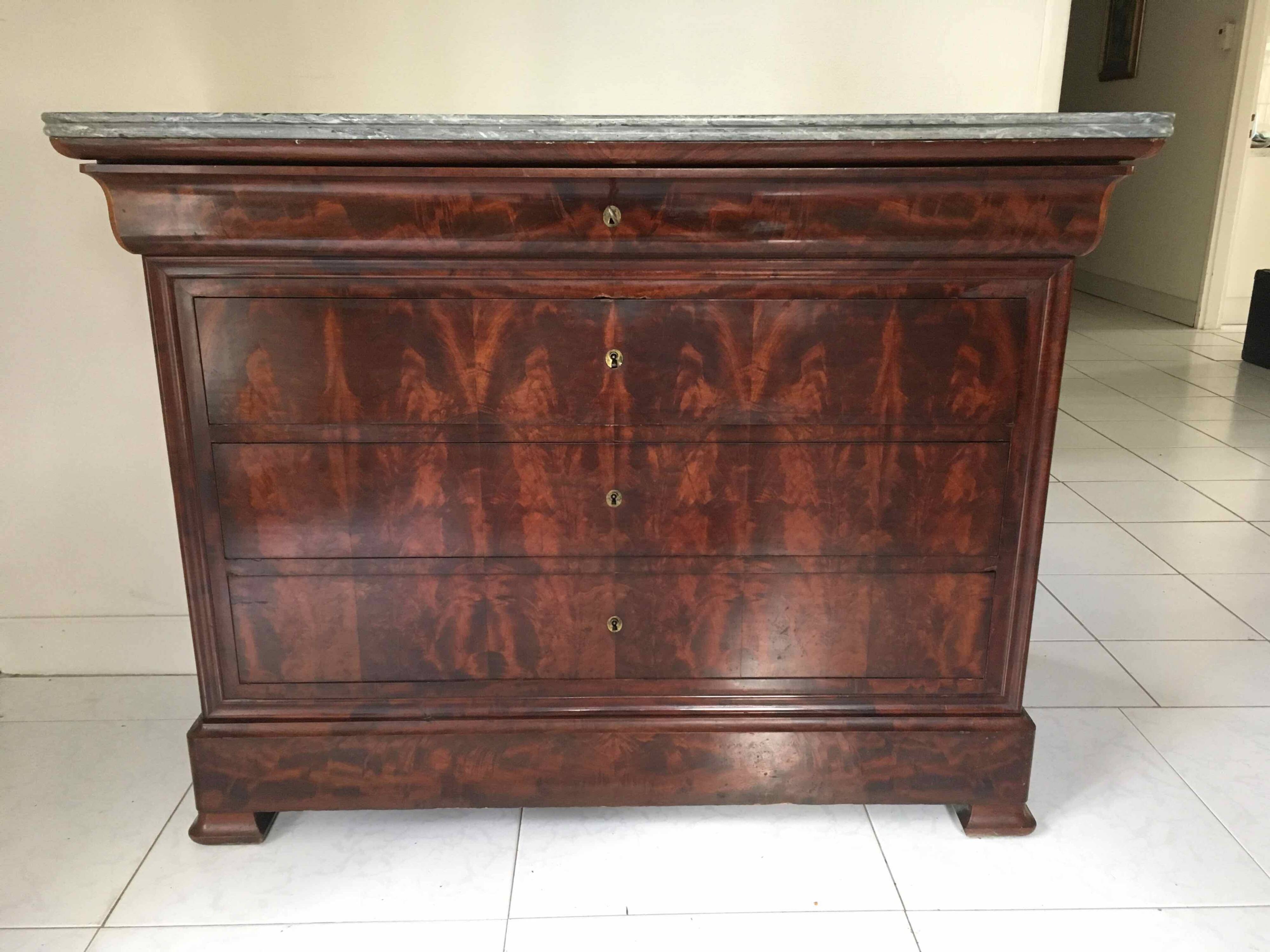 Commode XIXe Louis Philippe marbre sainte anne et noyer