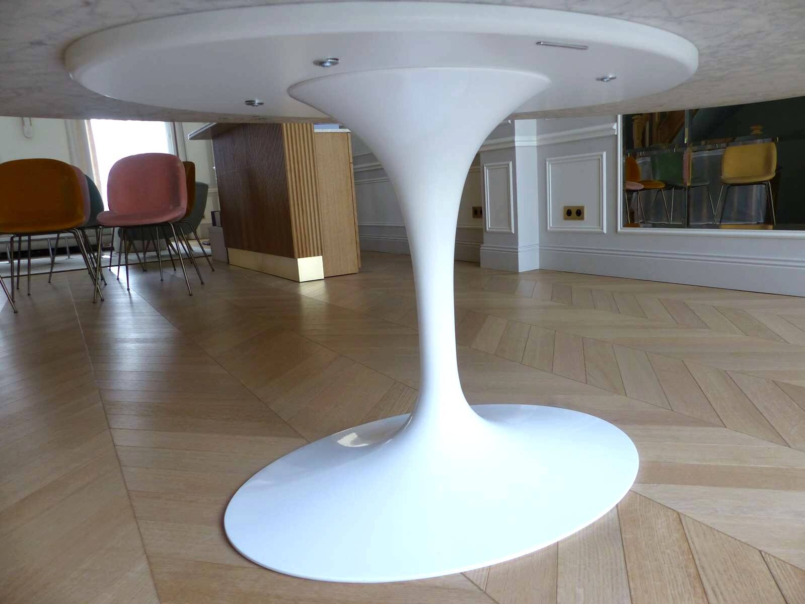 Saarinen Dining Table - Oval Statuarietto Marble KNOLL Eero Saarinen