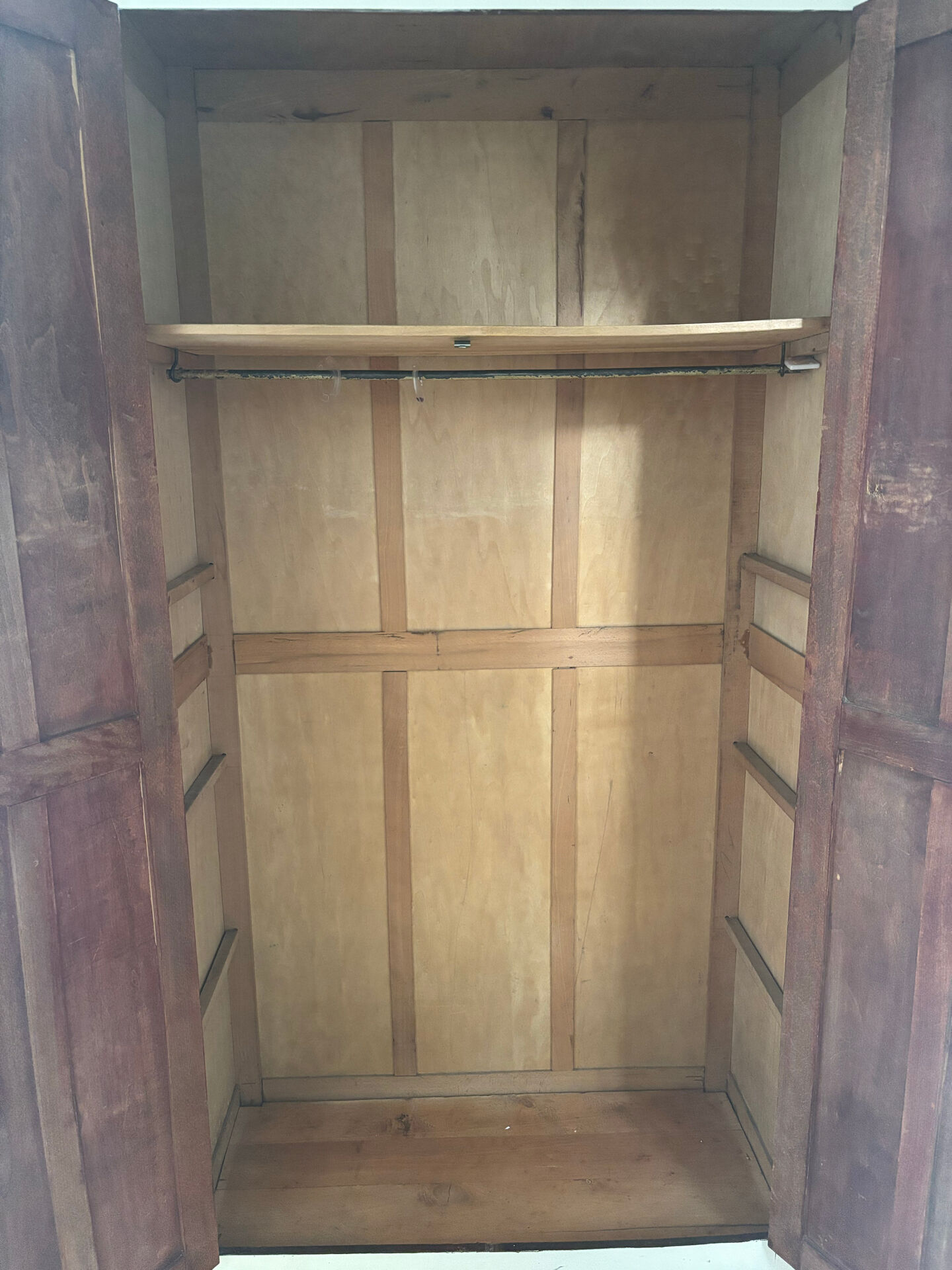 Armoire parisienne