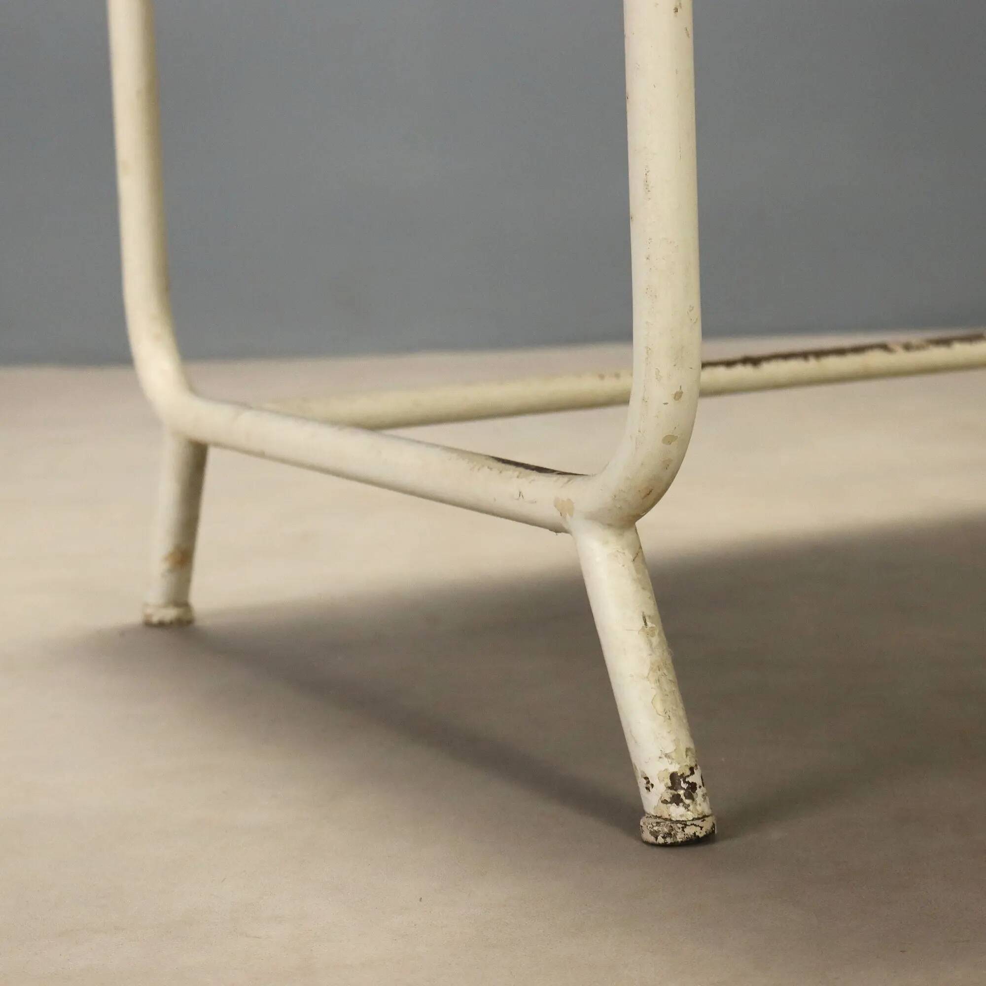 Vintage writing desk in enamelled and laminated metal, design, Italy, 1960s